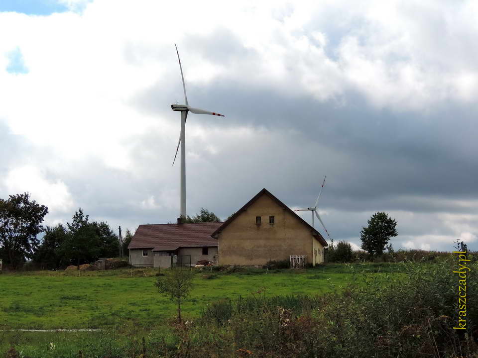 Elektrownie wiatrowe, okolice wsi Suczki i Wronki Wielkie w gminie Gołdap, powiat gołdapski, województwo warmińsko-mazurskie, zdjęcia z sierpnia 2013 roku