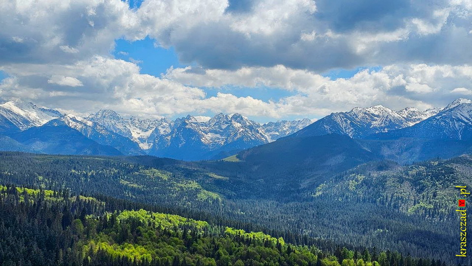 Widok na Tatry z platformy widokowej SkyWalk w Poroninie